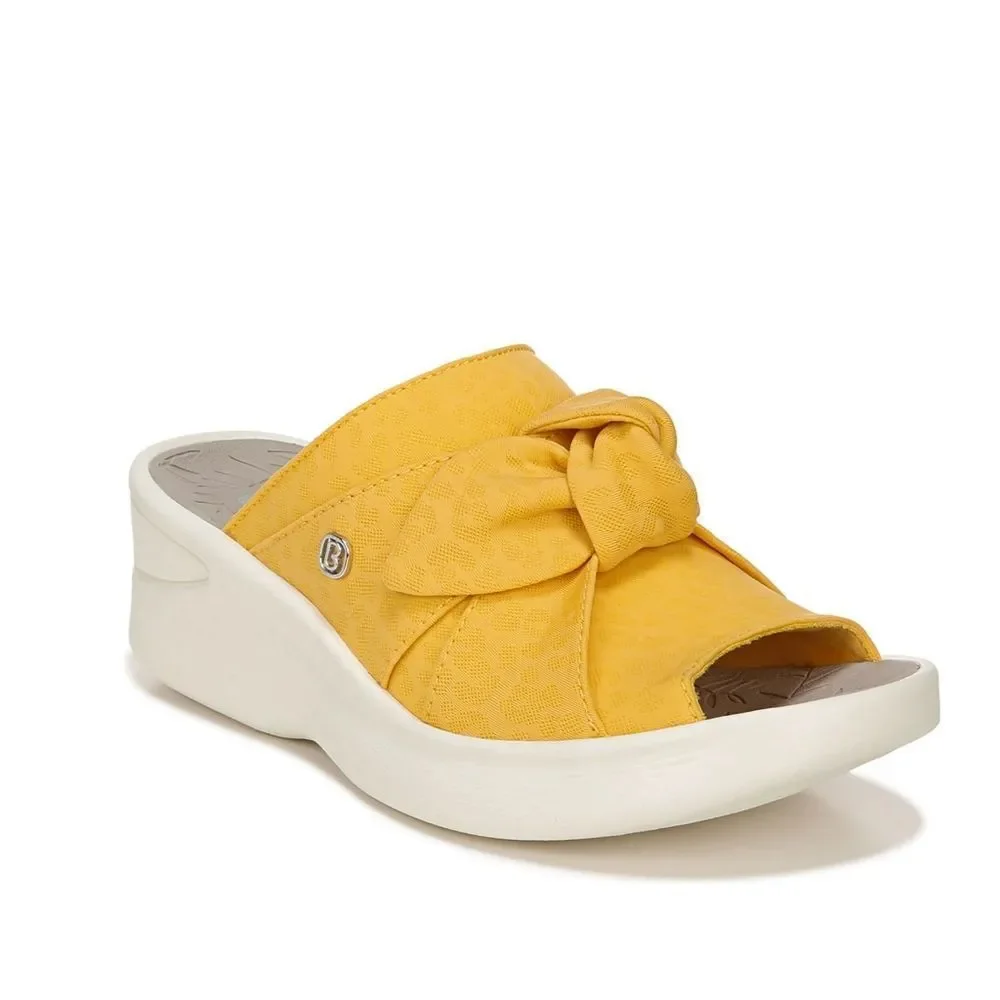 New! BZEES Smile Wedge Slide Sandals Open-Toe Shoes Wide Width Yellow Size 6W